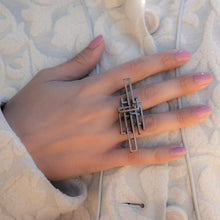 Load image into Gallery viewer, Loop Ring