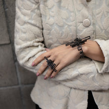 Load image into Gallery viewer, Loop Ring